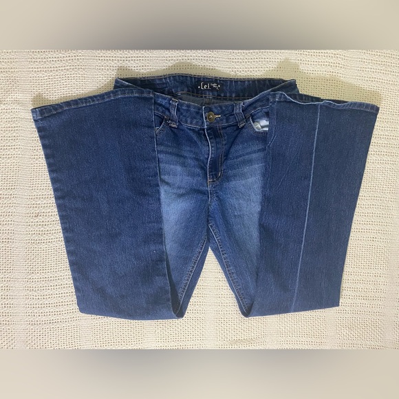 L.E.I. Sophia Hipster Flare Women's Junior Size 9 Short Jeans - Picture 9 of 9